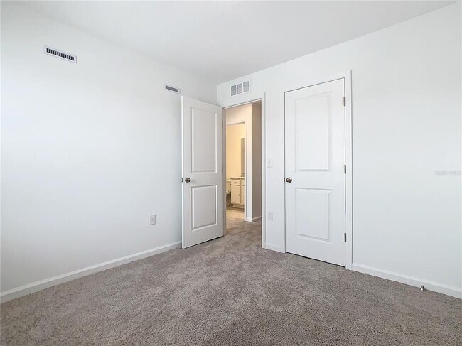 Building Photo - 3270 Vesara Dr