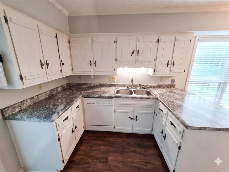 Building Photo - 1601 Cobblestone Ct