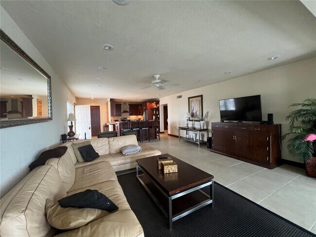 Building Photo - 3220 S Shore Dr