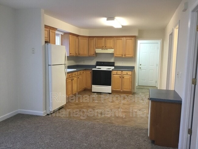 Building Photo - 1444 Edgewood Dr