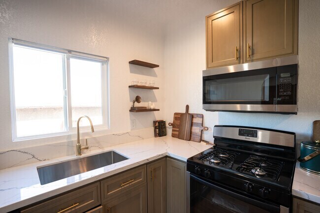 Building Photo - 2708 Cincinnati St