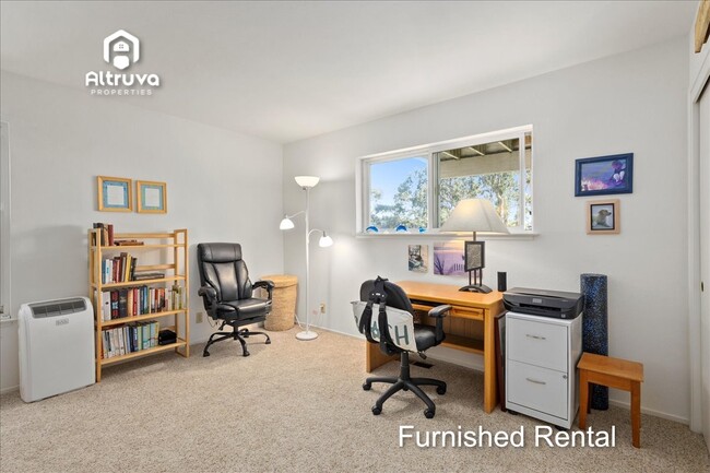 Building Photo - 2177 Manzanita Dr