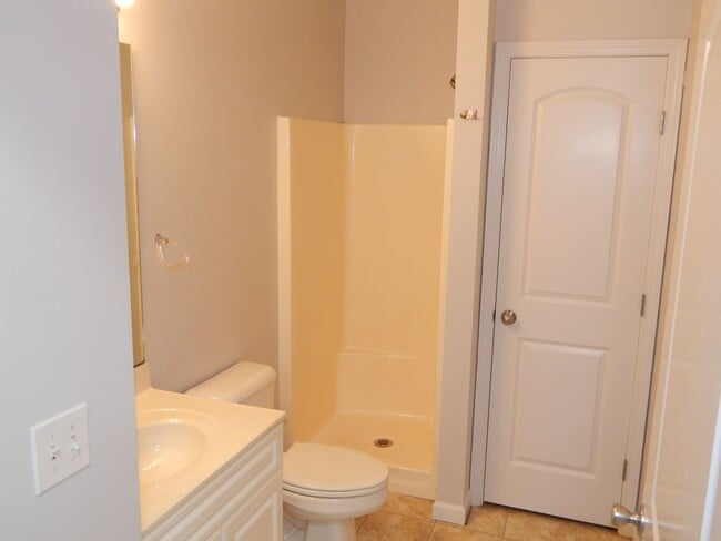 Building Photo - Wilshire Townhouse