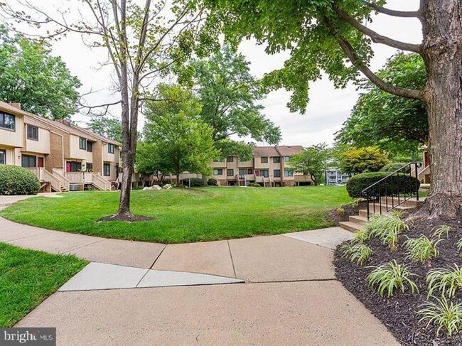 Building Photo - 2621 Glengyle Dr