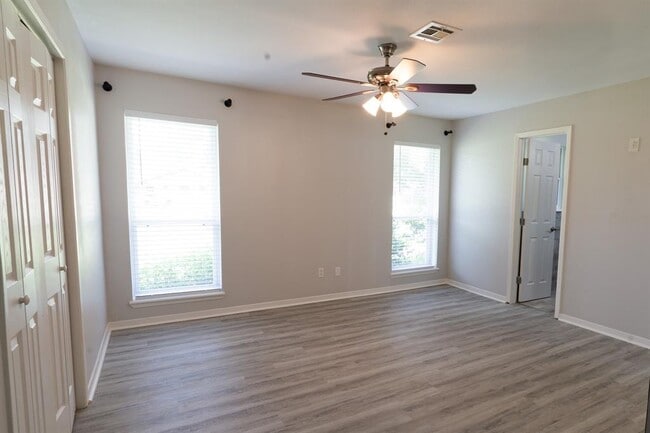 Building Photo - 12015 Cottonwood Ln