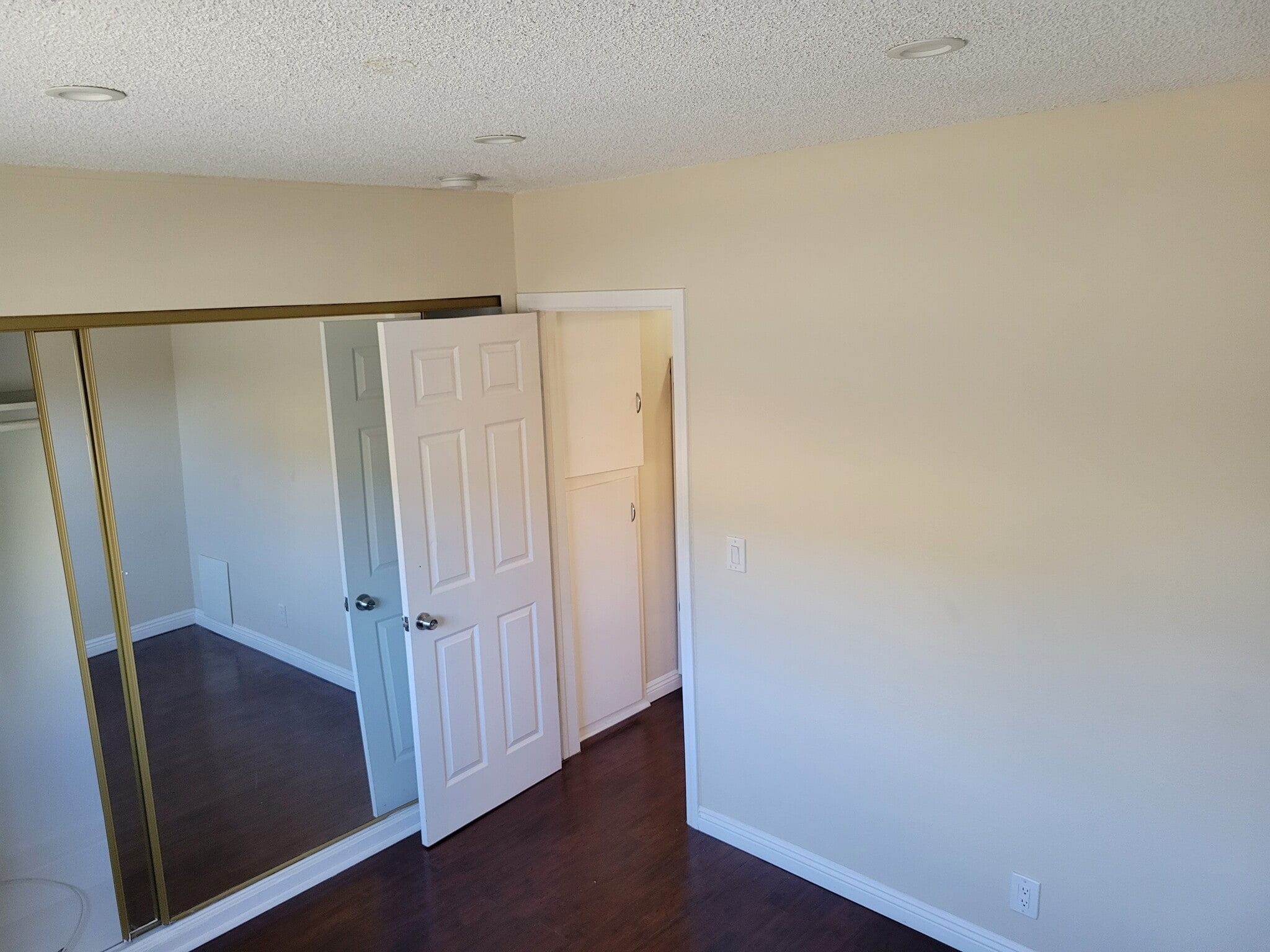 Bedroom 2 - 14028 Doty Ave