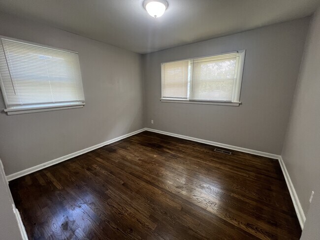 Building Photo - 117 Bayview Dr