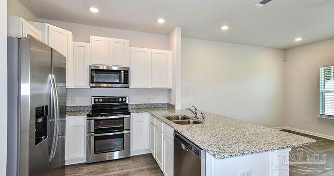 Building Photo - 3 Egret Ave