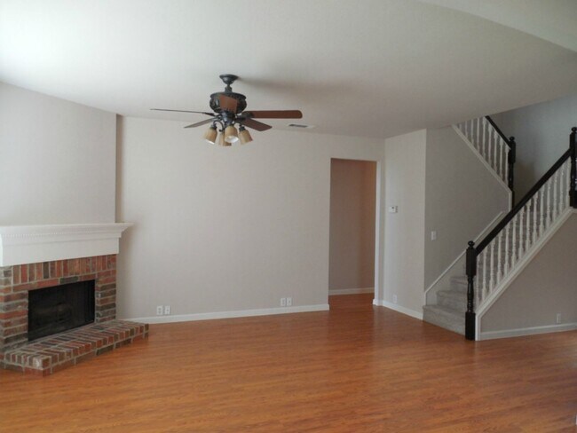 Building Photo - 2709 Dunbar Dr