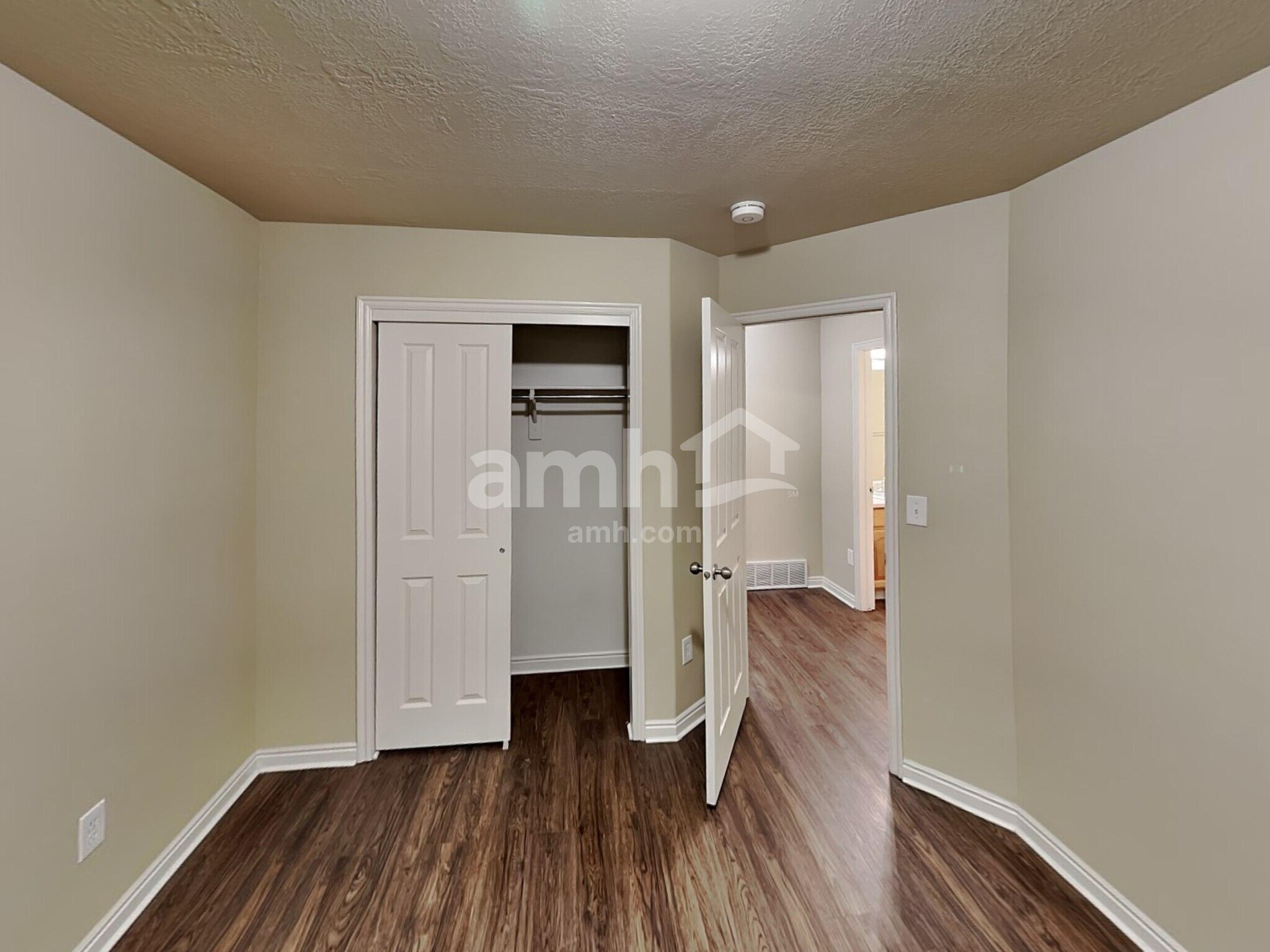 Building Photo - 932 Foxboro Dr