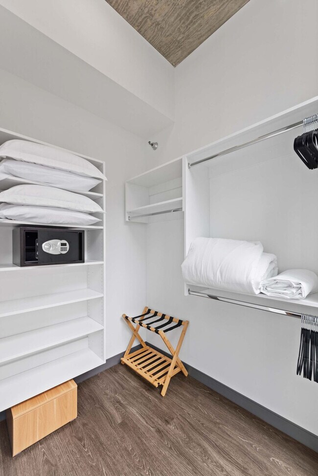 Building Photo - 60 E Randolph St