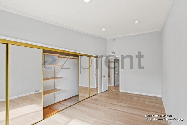 Building Photo - 1114 Lily Ave