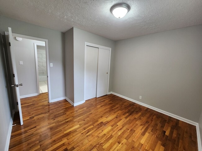 Building Photo - 103 Maple Ct