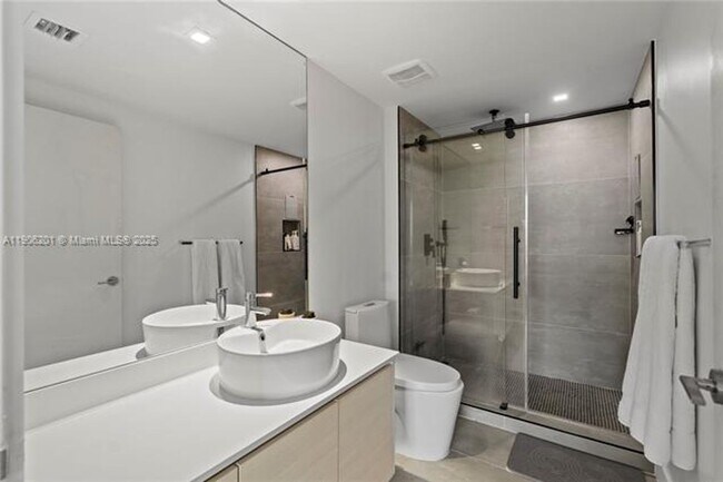 Building Photo - 4250 Biscayne Blvd