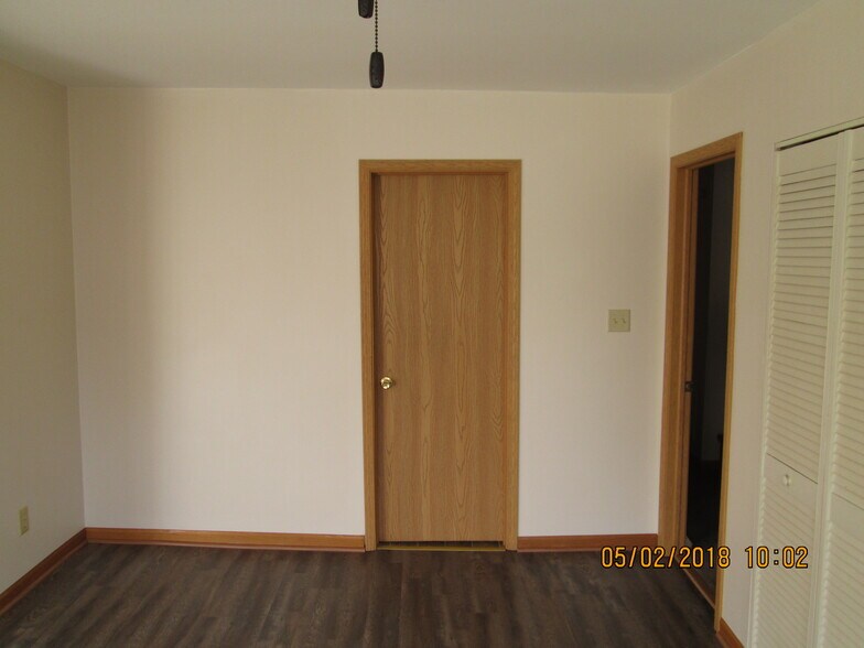 living room - 26 N Center St