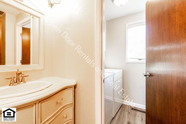 Building Photo - 10512 Brandywine Dr