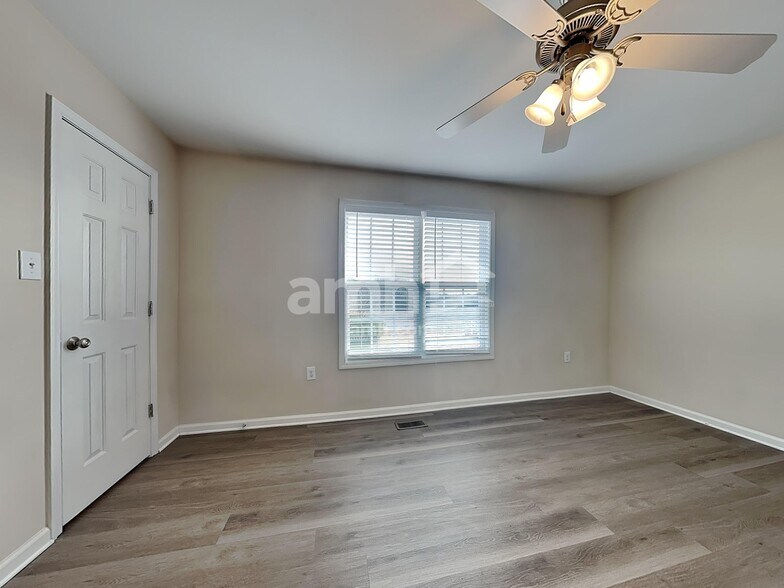 Building Photo - 47 Wolf Creek Ln