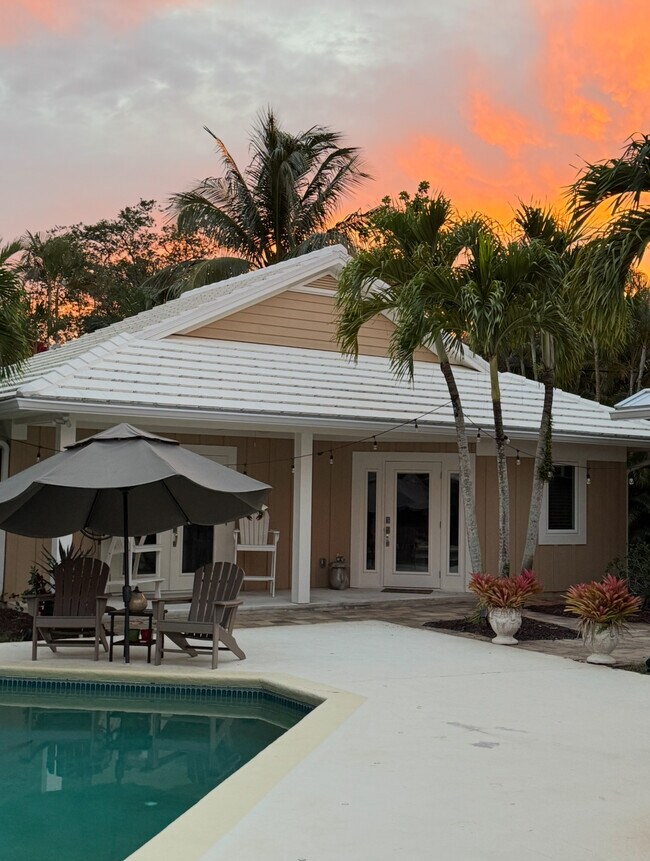 Building Photo - 470 SE St Lucie Blvd