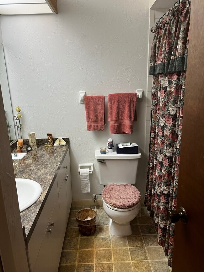 Building Photo - 3417 SW Santa Barbara Pl