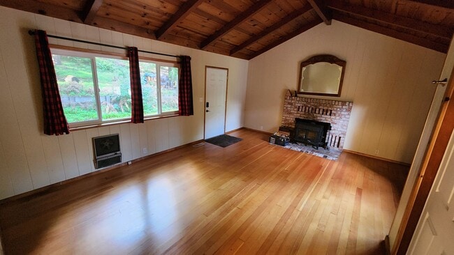 Building Photo - 3 bedroom Mountain Retreat in Boulder Creek!