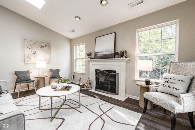 Building Photo - 10513 Blue Springs Ln