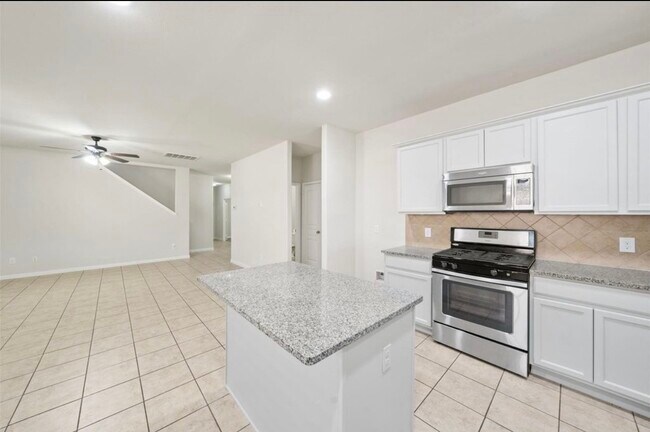 Building Photo - 5711 Water Violet Ln