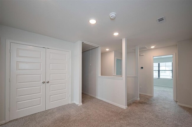 Building Photo - 27846 Western Crk Ct