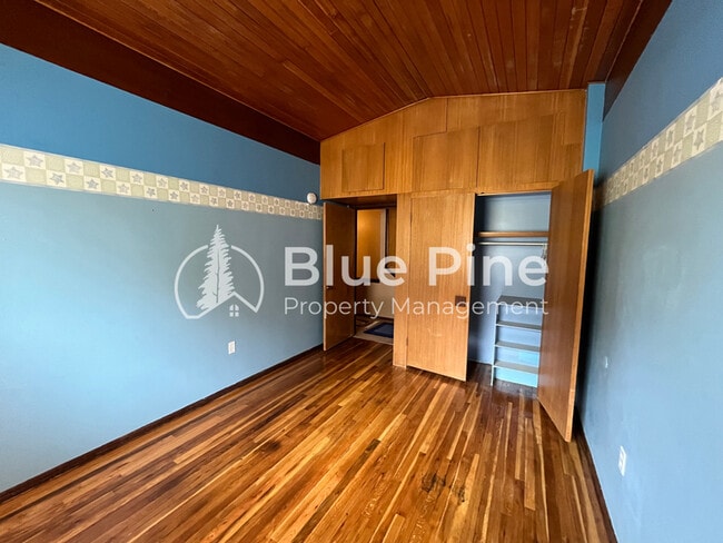 Building Photo - 755 9th St