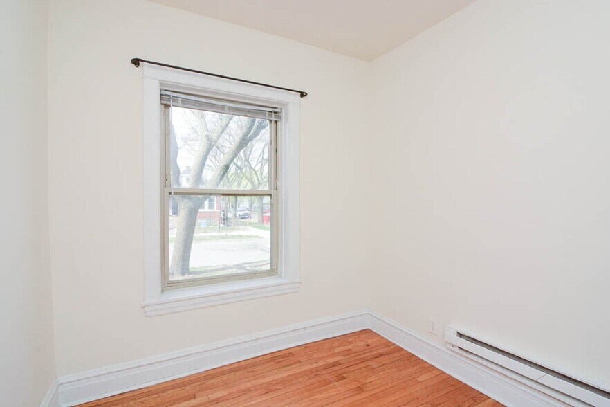 Building Photo - 2921 W George St