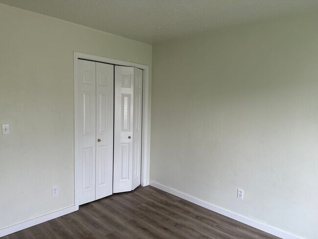 Building Photo - 3412 Manchester Dr