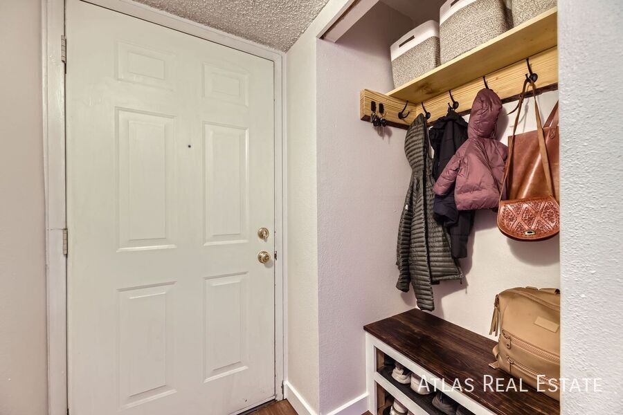 Building Photo - 3141 S Tamarac Dr