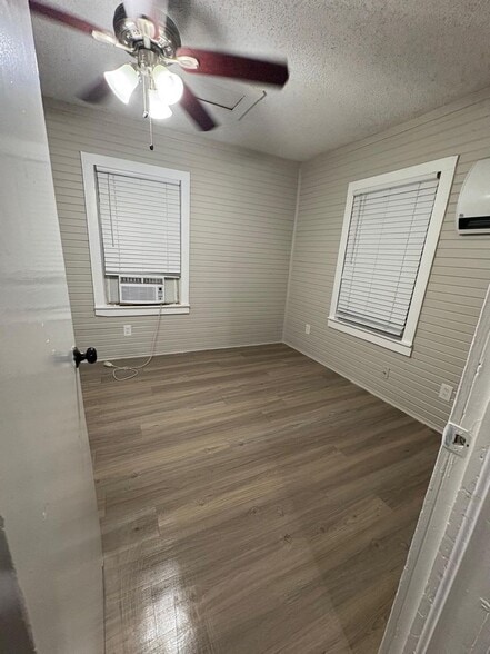 Building Photo - 3604 N Terry St