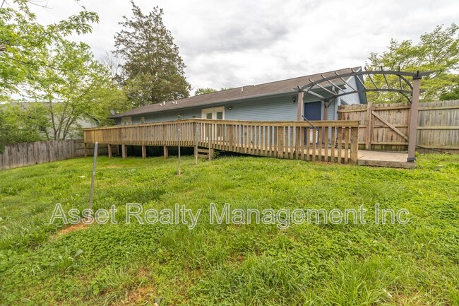 Building Photo - 6601 Bay Cir Dr