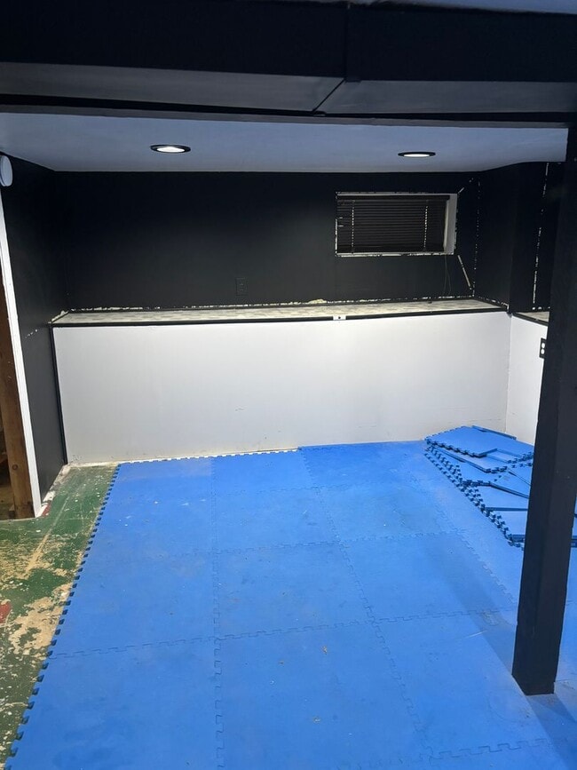 Building Photo - HOUSE ON 16TH STREET (P#136)