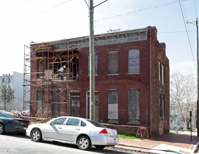 Building Photo - 2101 E Franklin St