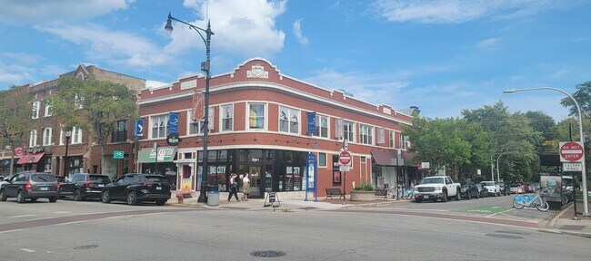 Building Photo - 1476 W Berwyn Ave