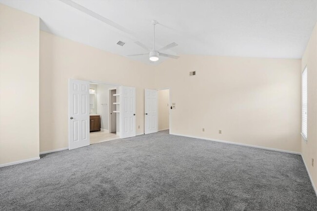 Building Photo - 3807 Forest Village Dr