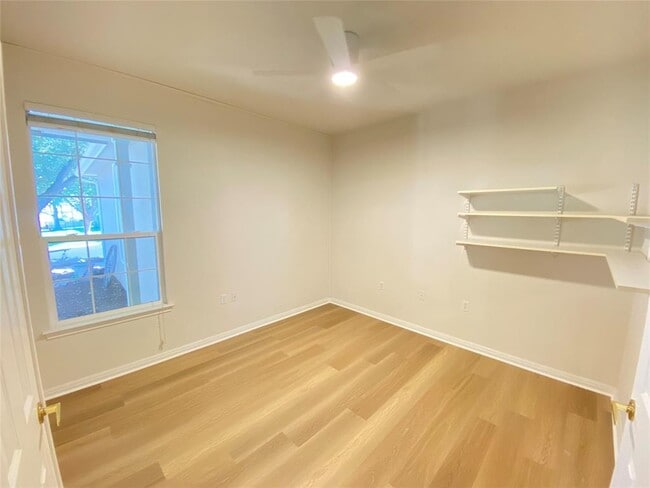 Building Photo - 102 Purple Sage Dr
