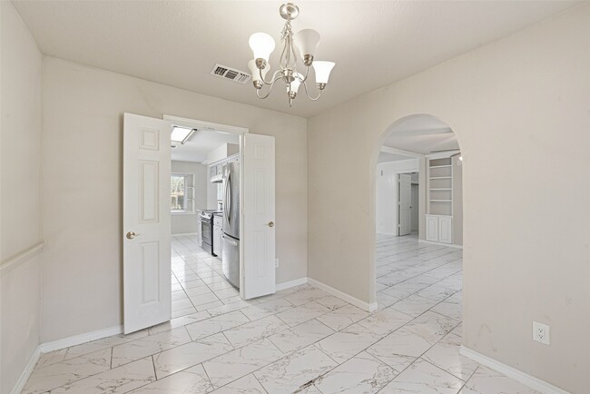 Building Photo - 2406 Joel Wheaton Rd