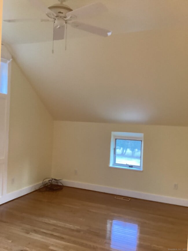 Building Photo - 40 Chestnut Hill Rd