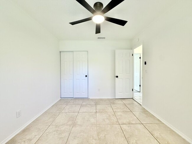 Building Photo - 603 64th Ave W