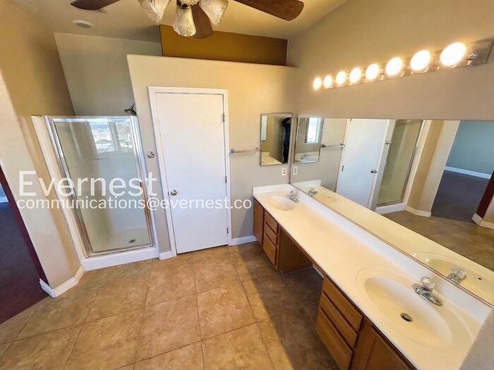 Building Photo - 2701 Old Bear Canyon St