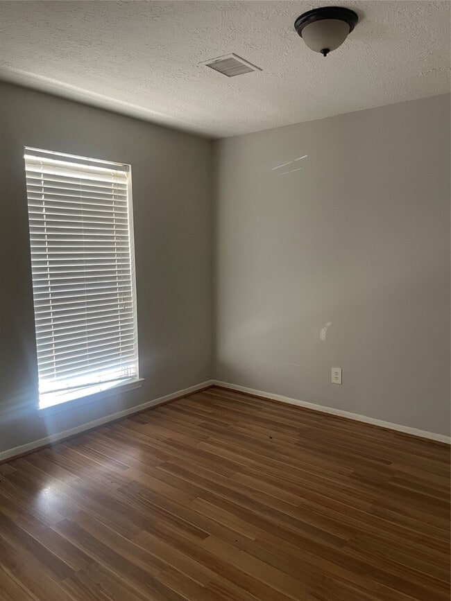 Building Photo - 3706 Nutwood Ln