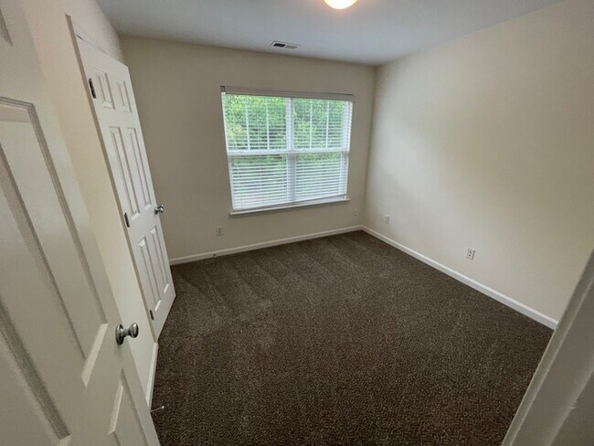 Building Photo - Classic 4-Bedroom Home in McKinley Mill