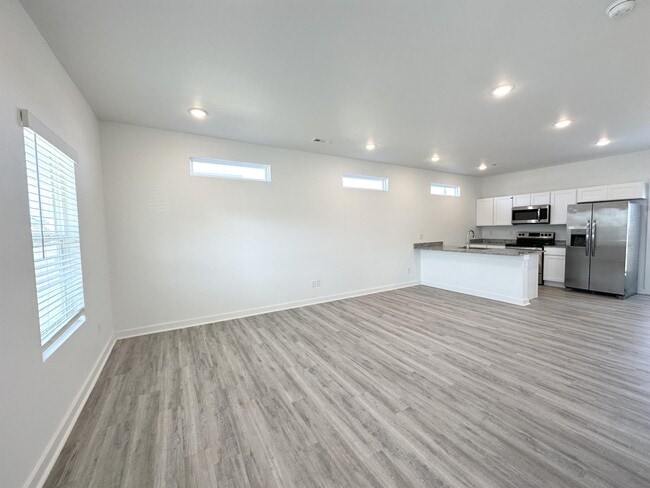 Building Photo - 1070 Boardwalk