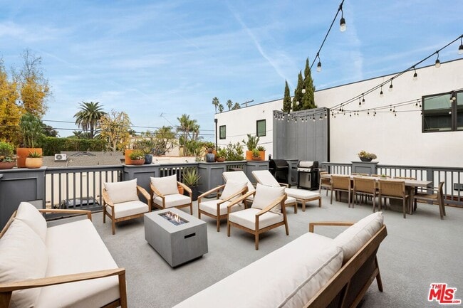 Building Photo - 637 Santa Clara Ave