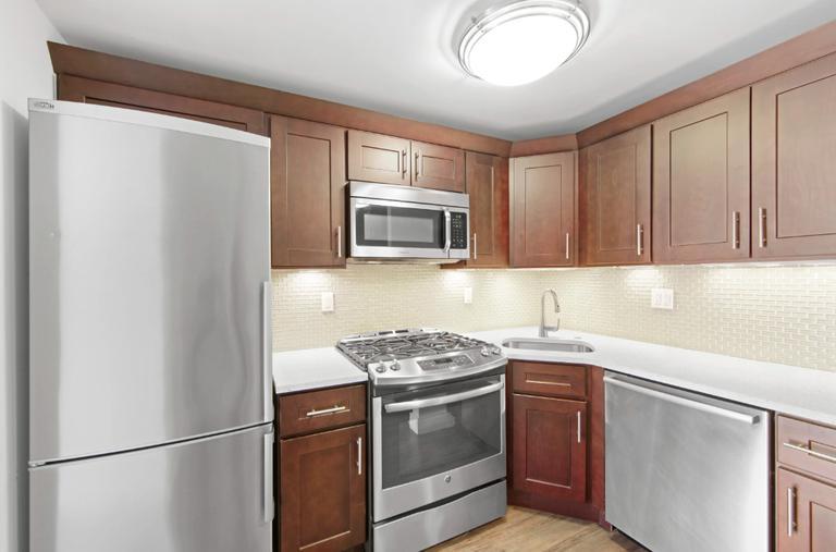 Building Photo - 333 E 91st St