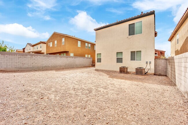 Building Photo - ADORABLE 4 BEDROOM HOME NEAR HOLLYWOOD & E SAHARA!