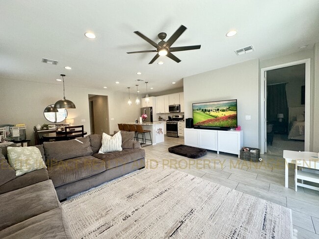 Building Photo - 6715 E Via Arroyo Azul