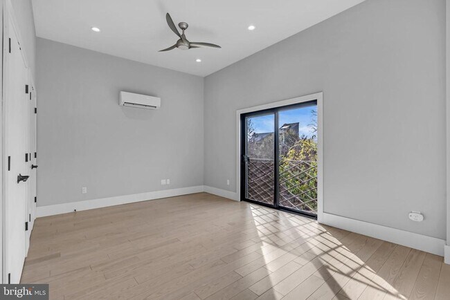 Building Photo - 10 McCready's Alley